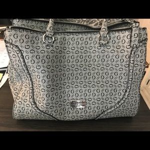 Guess Pocketbook